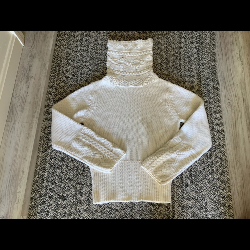 Isabella Bird Ecru T-Neck Sweater Gorgeous Small